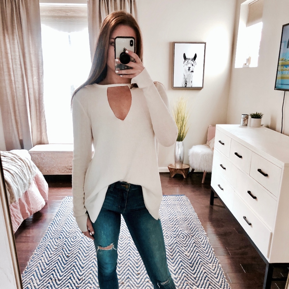 Low cut white sweater/long sleeve